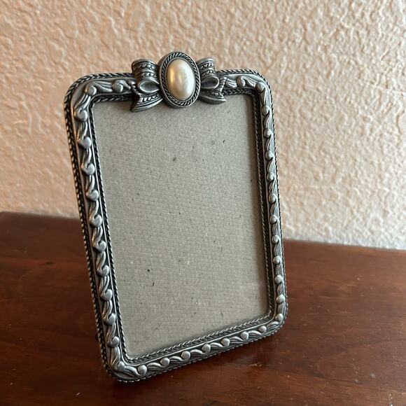 Pewter Scroll With Large Faux Pearl Picture Frame Cottagecore 3.5” x 5” - Picture 1 of 5